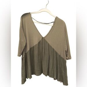 Altar’d state loose top small v neck